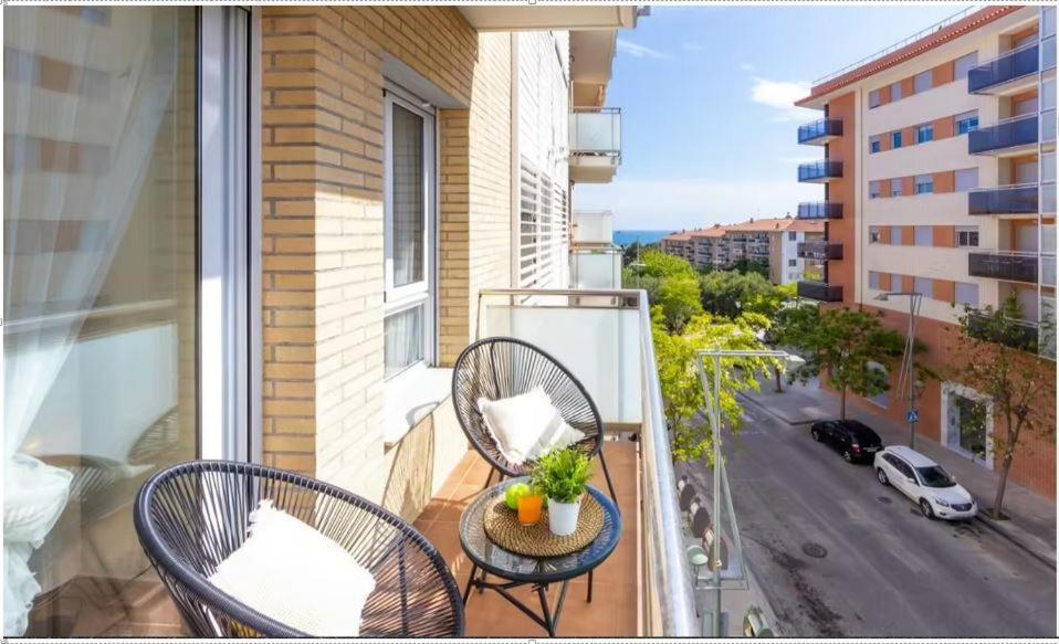 4 Rooms Apartment In Tarragone Extérieur photo